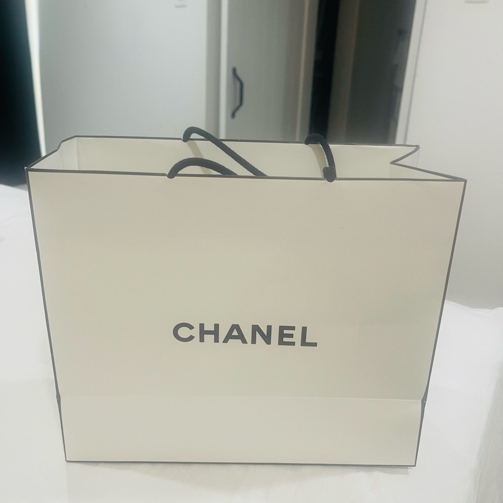 CHANEL Classic White Gift Bag